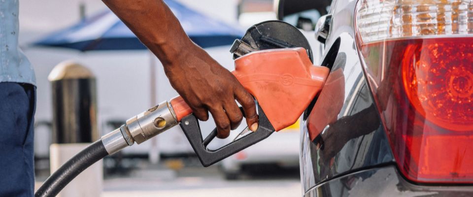 Titelbild des BLOG-Artikels Tankrabatt im Fuhrpark: Warum die echte Einsparung woanders liegt